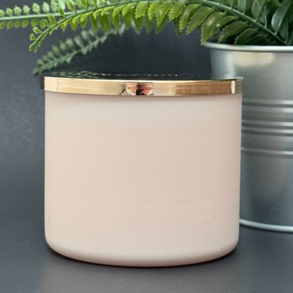 BBW Vanilla Bean White Barn Bath & Body Works 3 Wick Candle - Picture 2 of 10